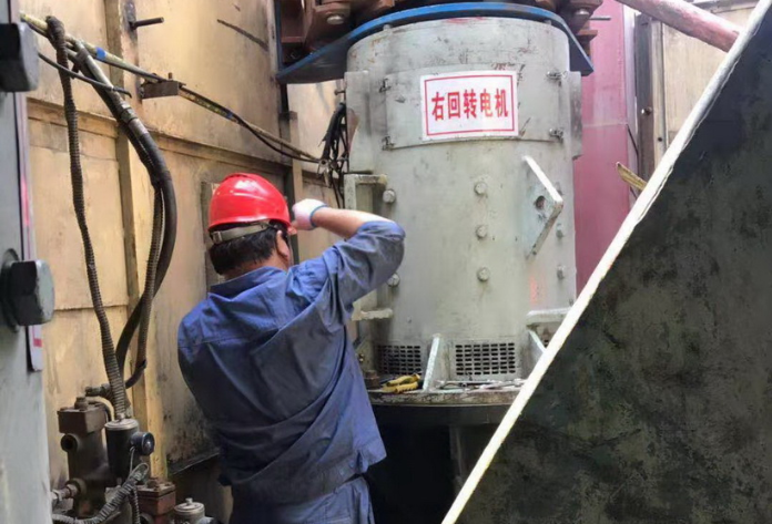 �������