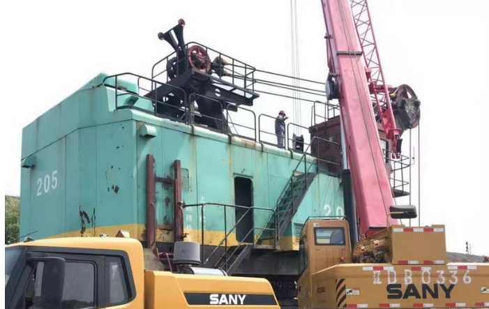 �������